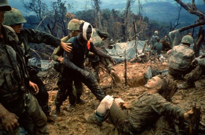 vietnam-war-larry-burrows-01
